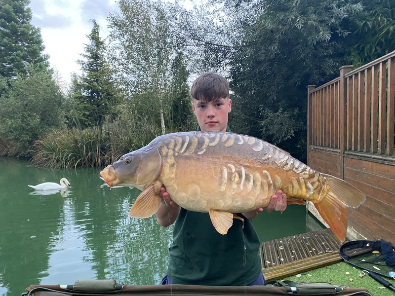 Jason with a stunning Cherry Mere Mirror of 25lb