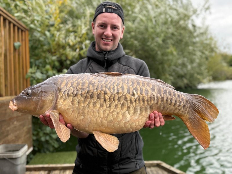 Calum Smith with a stunning Cherry Lake Mirror of 26-04