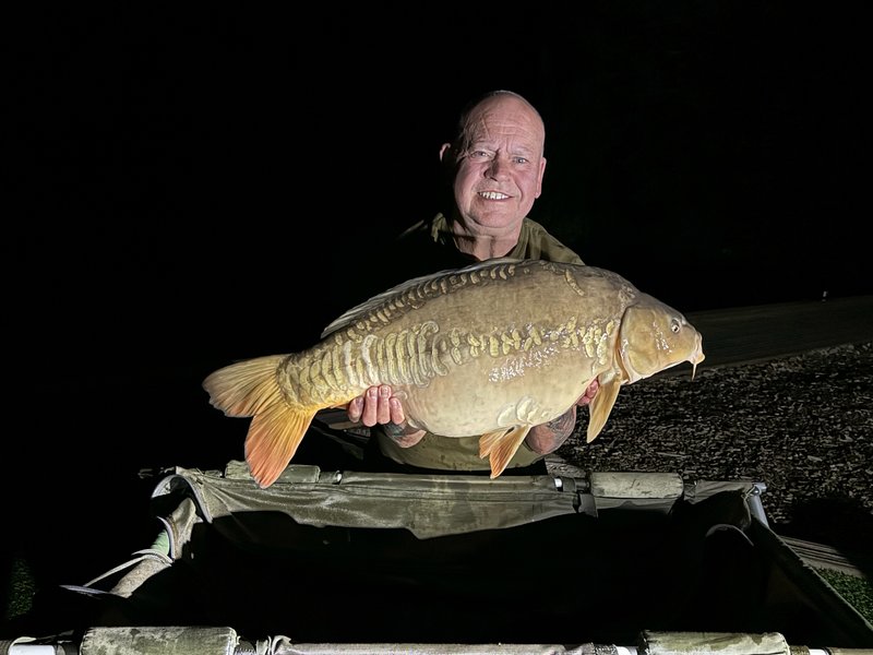 Adrian Bates 30-12 R