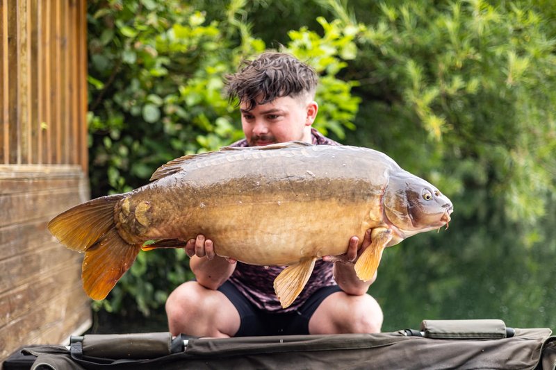 Tom with 'Pac-Mans mate' at 33lb