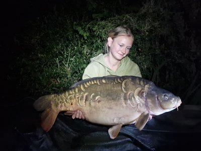 Katie Blake with her new PB. A fantastic 34lb Mirror