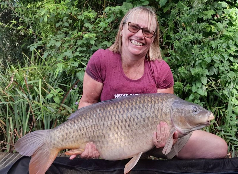 Karen Jenner 39-03 R