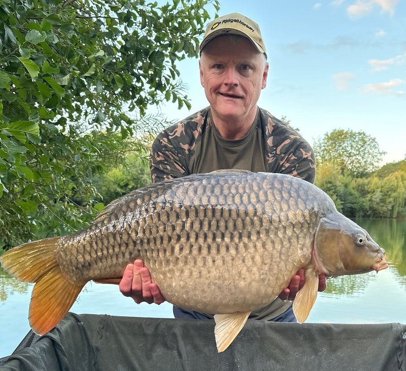 Shane Smith with a 29-02 Common from Grebe Lodge.