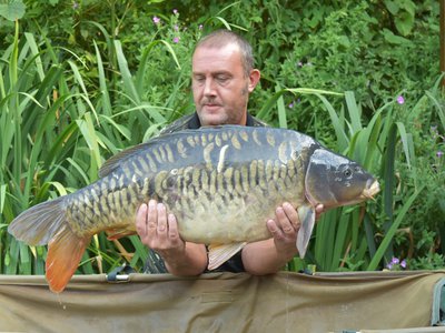 Steve Keen with his first thirty from Cherry Lake. a lovely 31-08 Mirror
