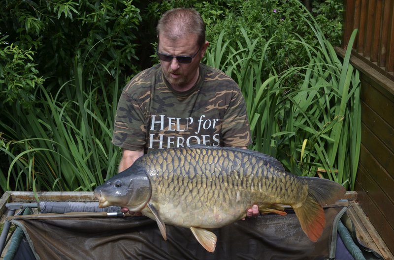 Neil Ash with a fantastic Fully Scaled Mirror of 29-10