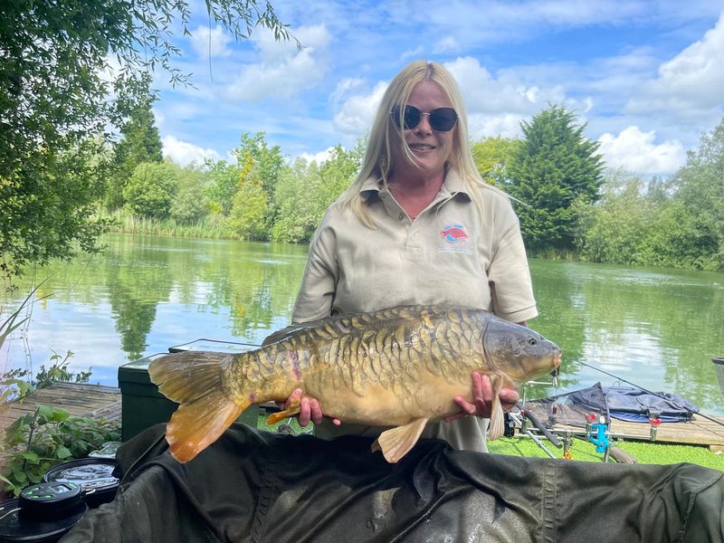 Elaine Mitchell. 27lb PB