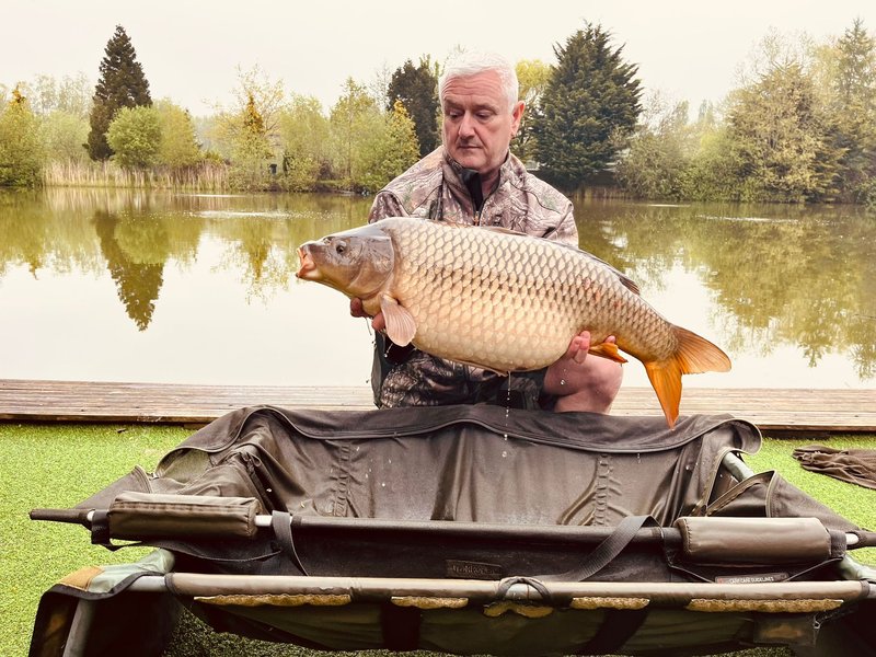 Ian Roberts with a 26lb Common from Cherry Pool