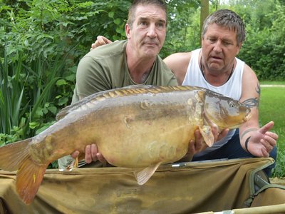 John Brinkley with Derek Skingley's 36-00 Mirror. Cherry Lake