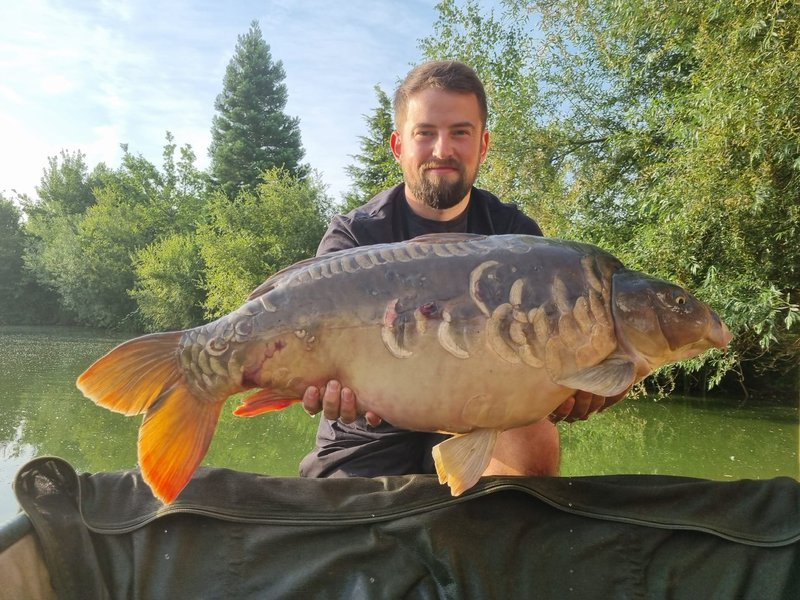 Luke Goddard. 35-00 R.JPG