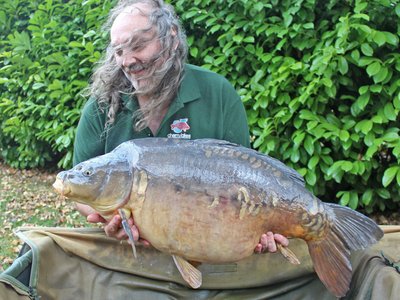 Paul Mitchell with the Cherry Lake record. A 44lb monster Mirror Carp called 'Dick'.