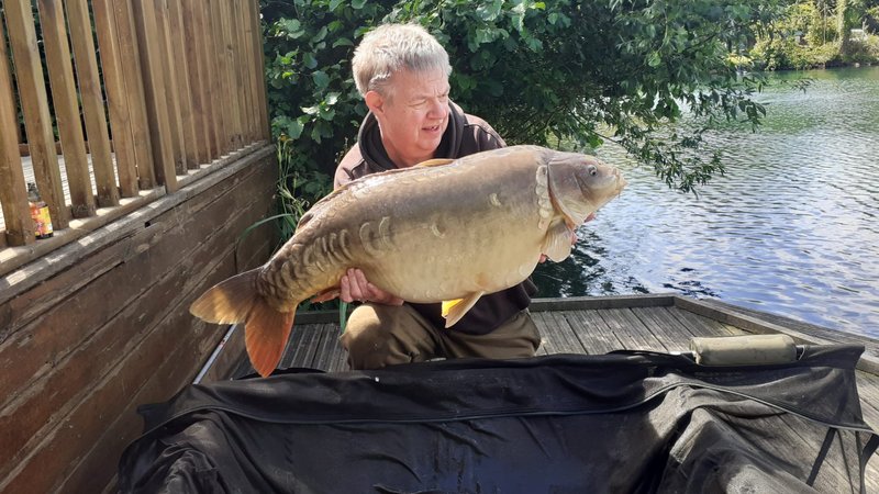 Peter Jones. 36-08 R