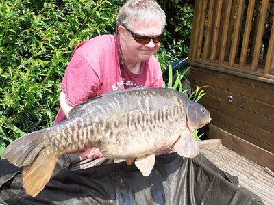 Peter Jones. 43-04 R