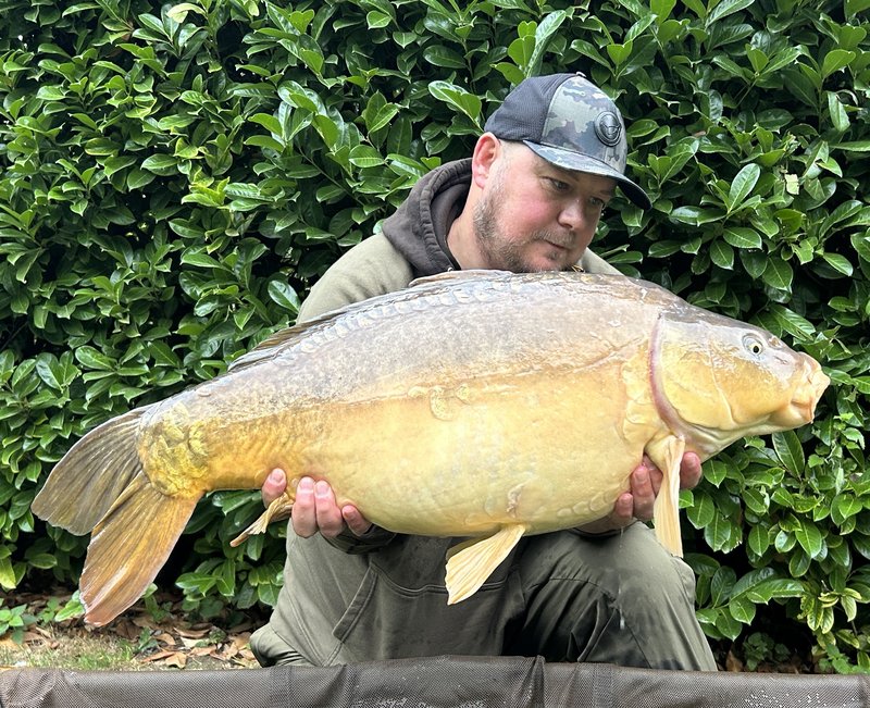 Peter Suggitt 32-11 R