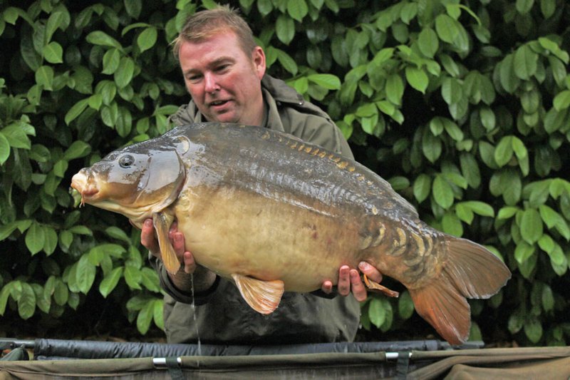 Terry Lambert with a 31-08 Cherry Lake Mirror from the Cottage. The second of a nice brace of thirties!.