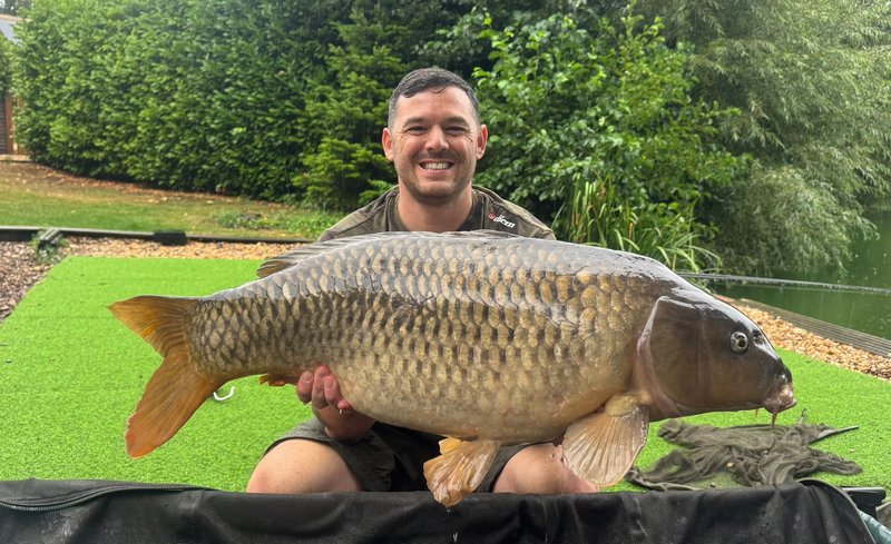 Joe Linton with a 31lb Common from the Cottage swim.
