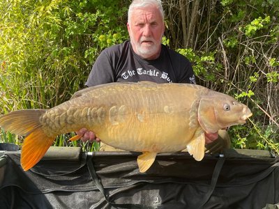 Paul Sparks with a 39lb Cherry Lake Mirror